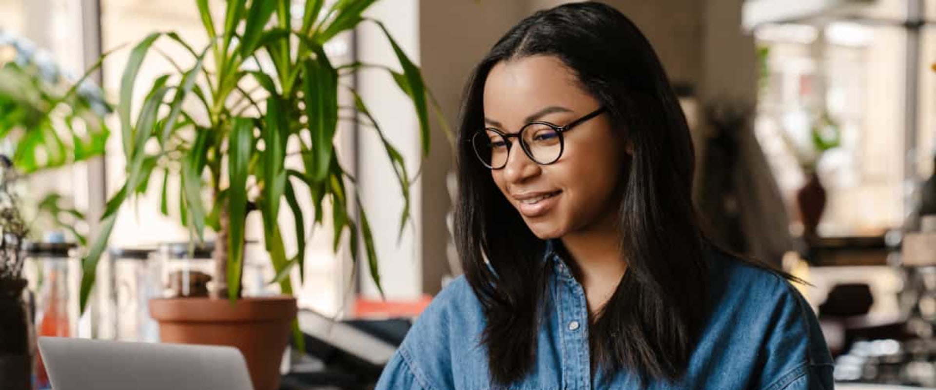 Exploring the Benefits of Faster Access to Help for Academic Success