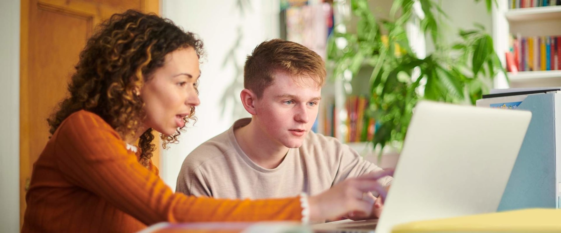 Tips for Choosing the Right Tutor: Online vs. In-Person